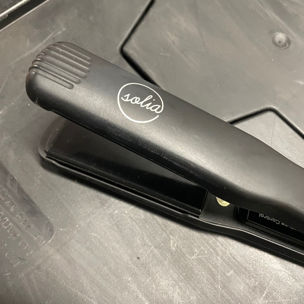 Solia Classic Professional Styling Iron 1.25" - Black